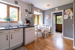 Kitchen/Breakfast- click for photo gallery